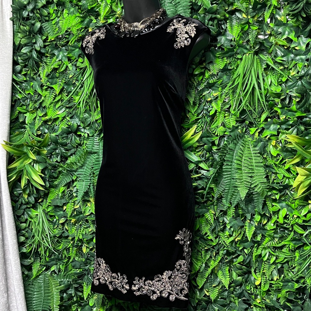 White House Black Market‎ Dress XXS Black Velvet Beaded Sheath Sleeveless 3792
